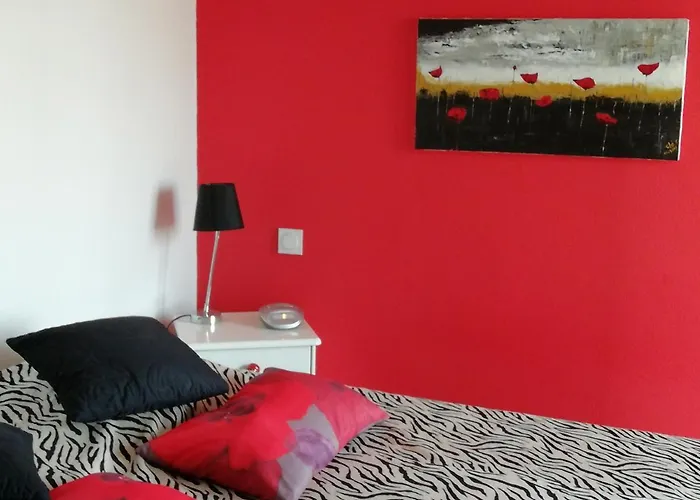 Beau T2 Climatisé sur Marina avec parking privé