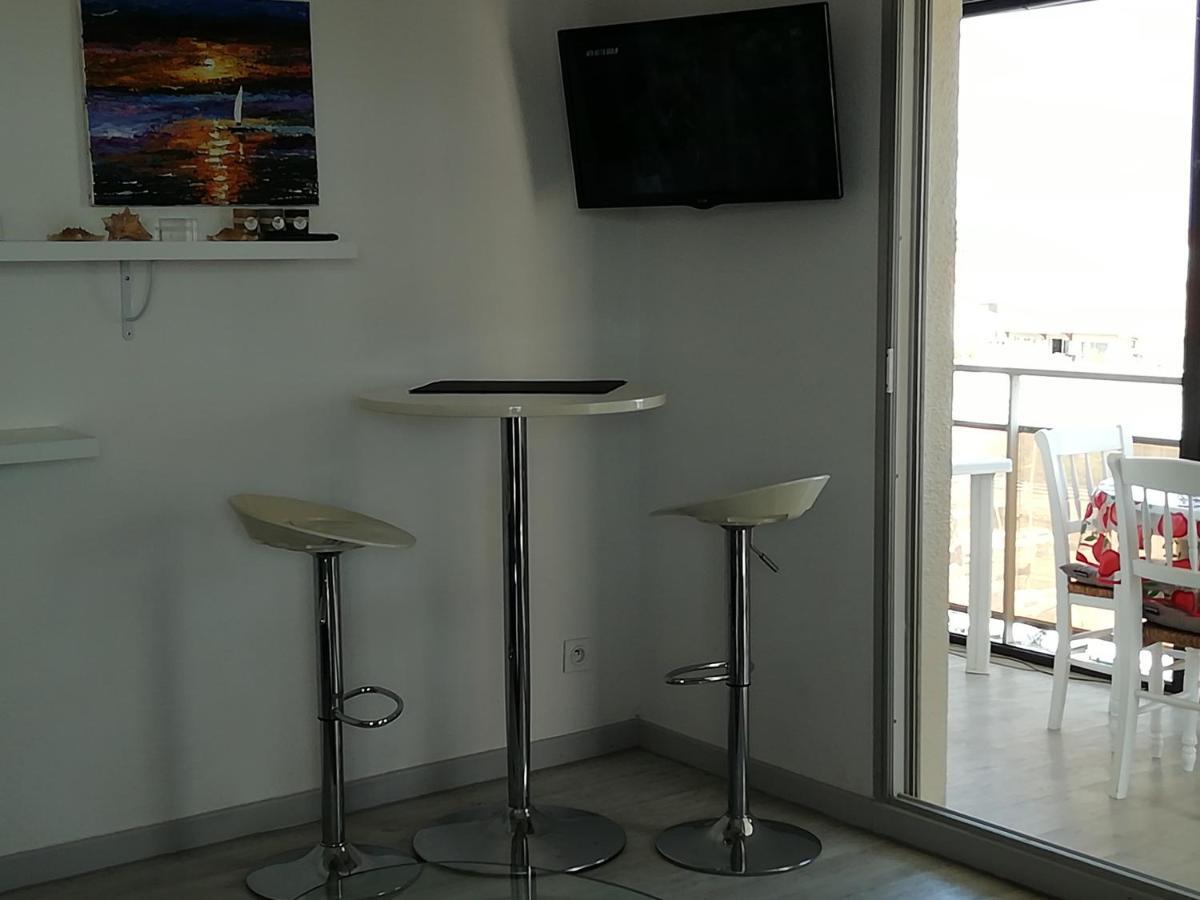 Beau T2 Climatisé Sur Marina Avec Parking Privé Appartement