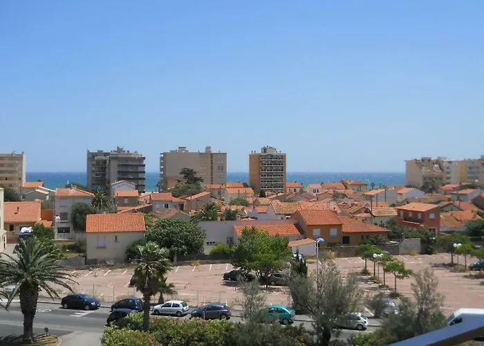 Beau T2 Climatise Sur Marina Avec Parking Prive