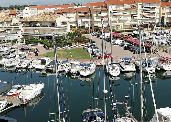 Beau T2 Climatise Sur Marina Avec Parking Prive